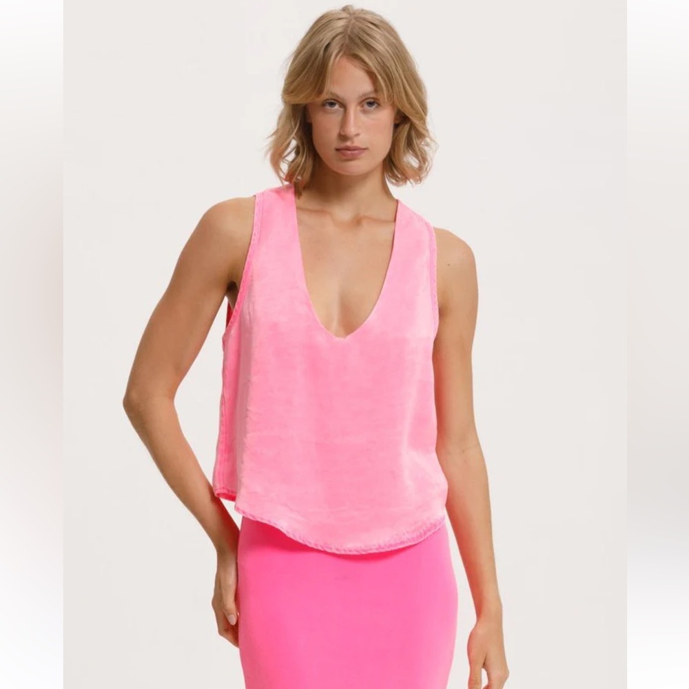 Cali by Cali Dreaming Vibrant Pink Sleeveless Top 💗